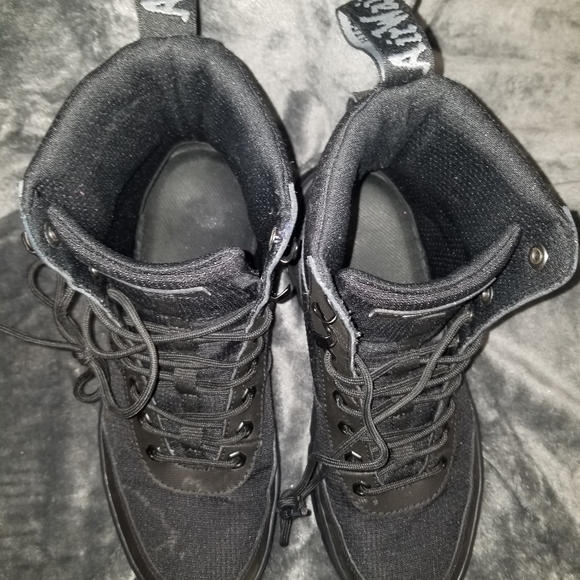 Men's Doc Martens Boots Like New size 8 black - Picture 2 of 3